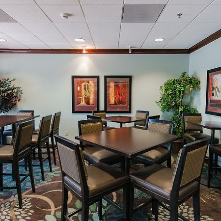 Staybridge Suites Wilmington East By Ihg Exteriör bild