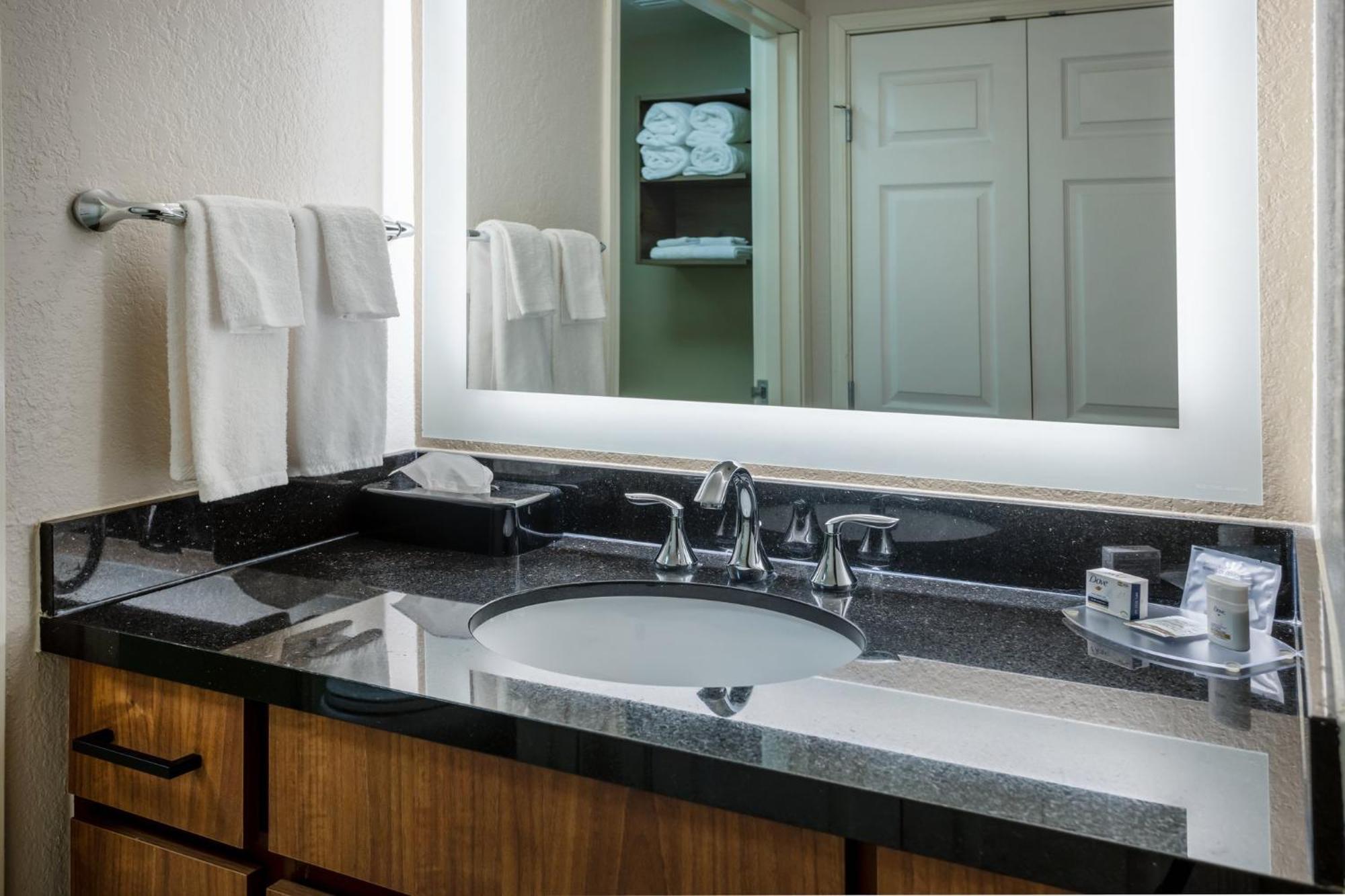 Staybridge Suites Wilmington East By Ihg Exteriör bild